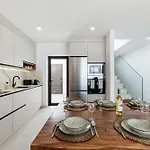 Infinity Views 4 By Escape Tahiche