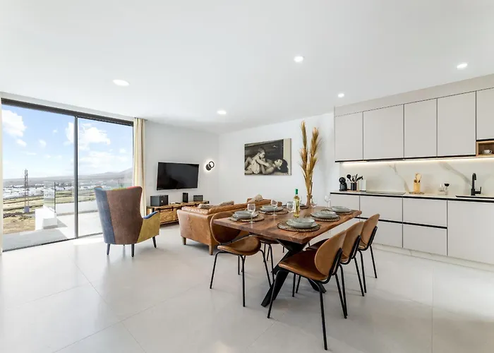 Infinity Views 4 By Escape * Tahiche