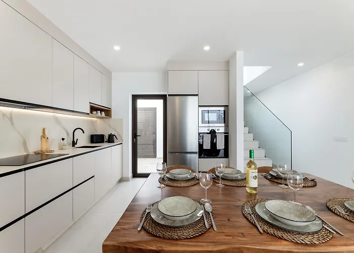 Infinity Views 4 By Escape Tahiche