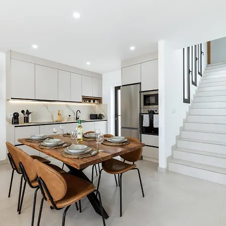 Infinity Views 4 By Escape *